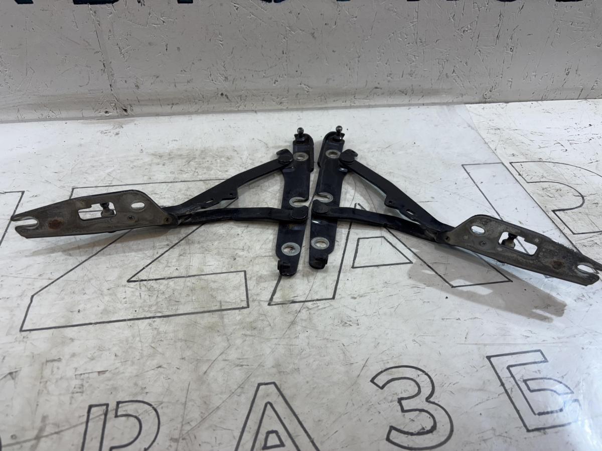 Петли крышки багажника  левая правая 4F5827302 Audi A6 C6