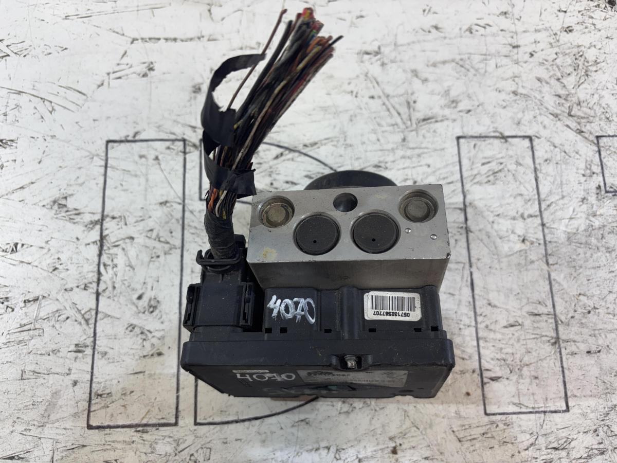 Блок ABS 7L0614111D Volkswagen Touareg I