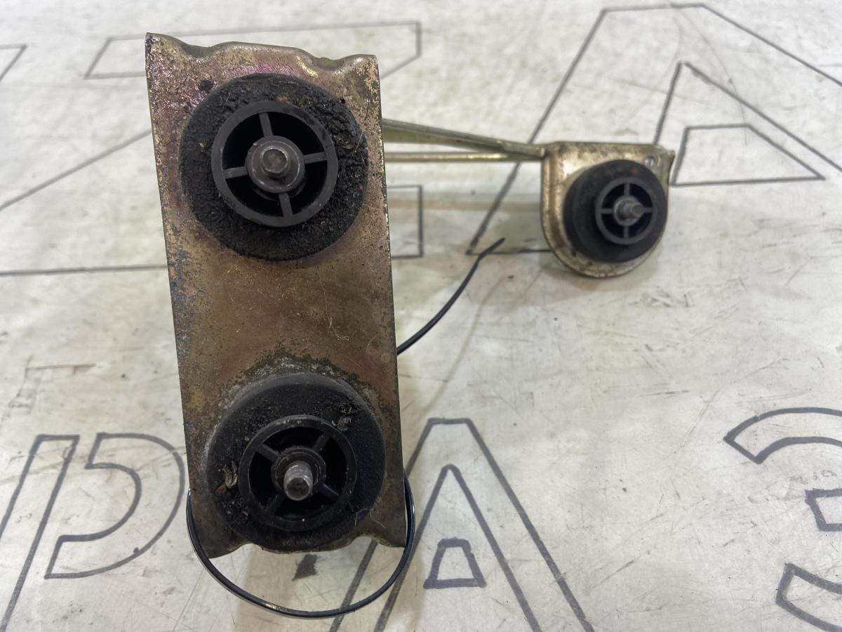 Кронштейн блока ABS 7L0614125 Volkswagen Touareg I