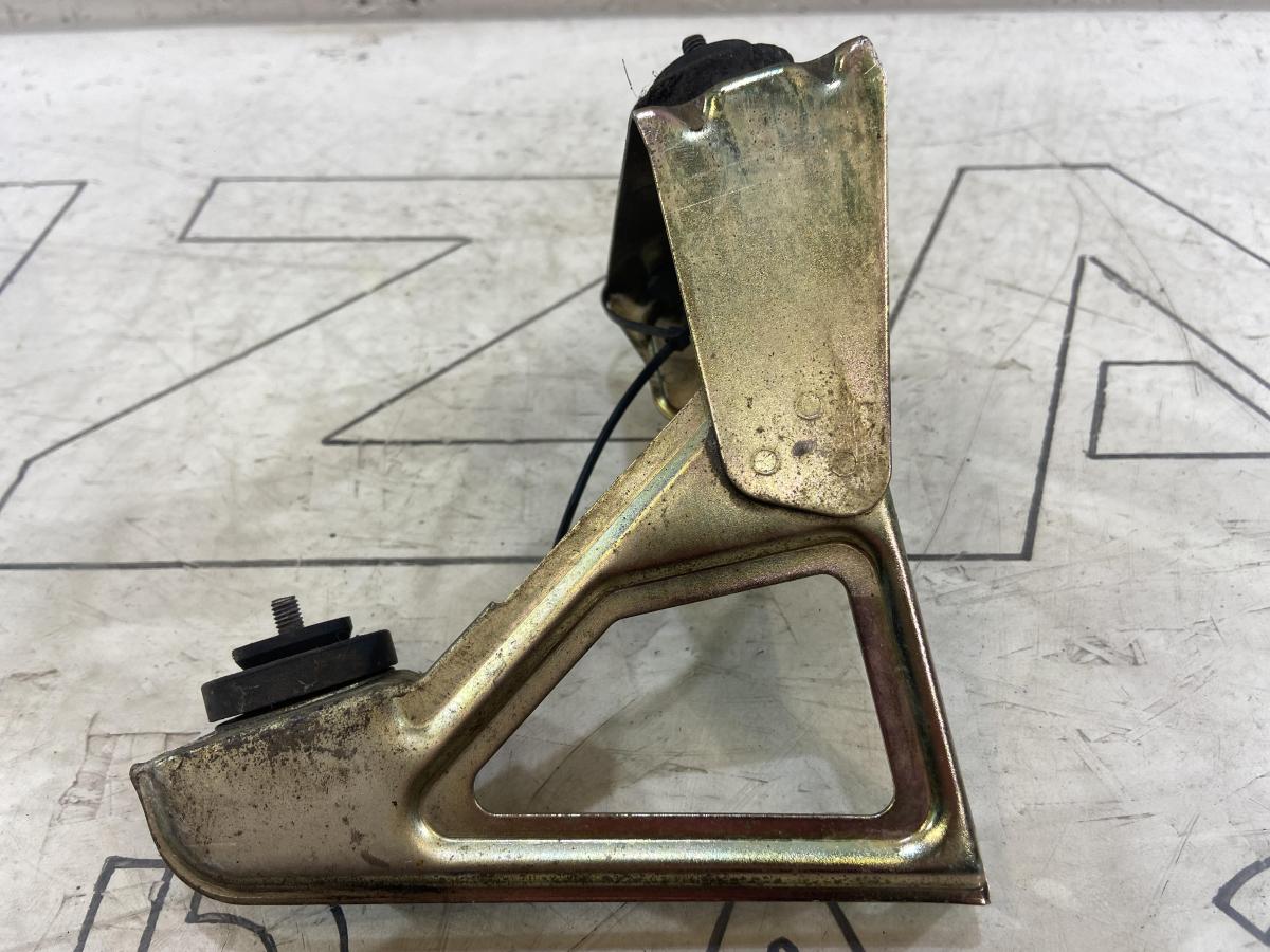 Кронштейн блока ABS 7L0614125 Volkswagen Touareg I