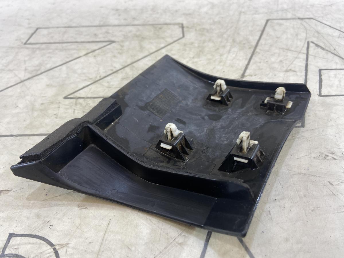 Накладка (молдинг) переднего правого крыла 7L6854960 Volkswagen Touareg I