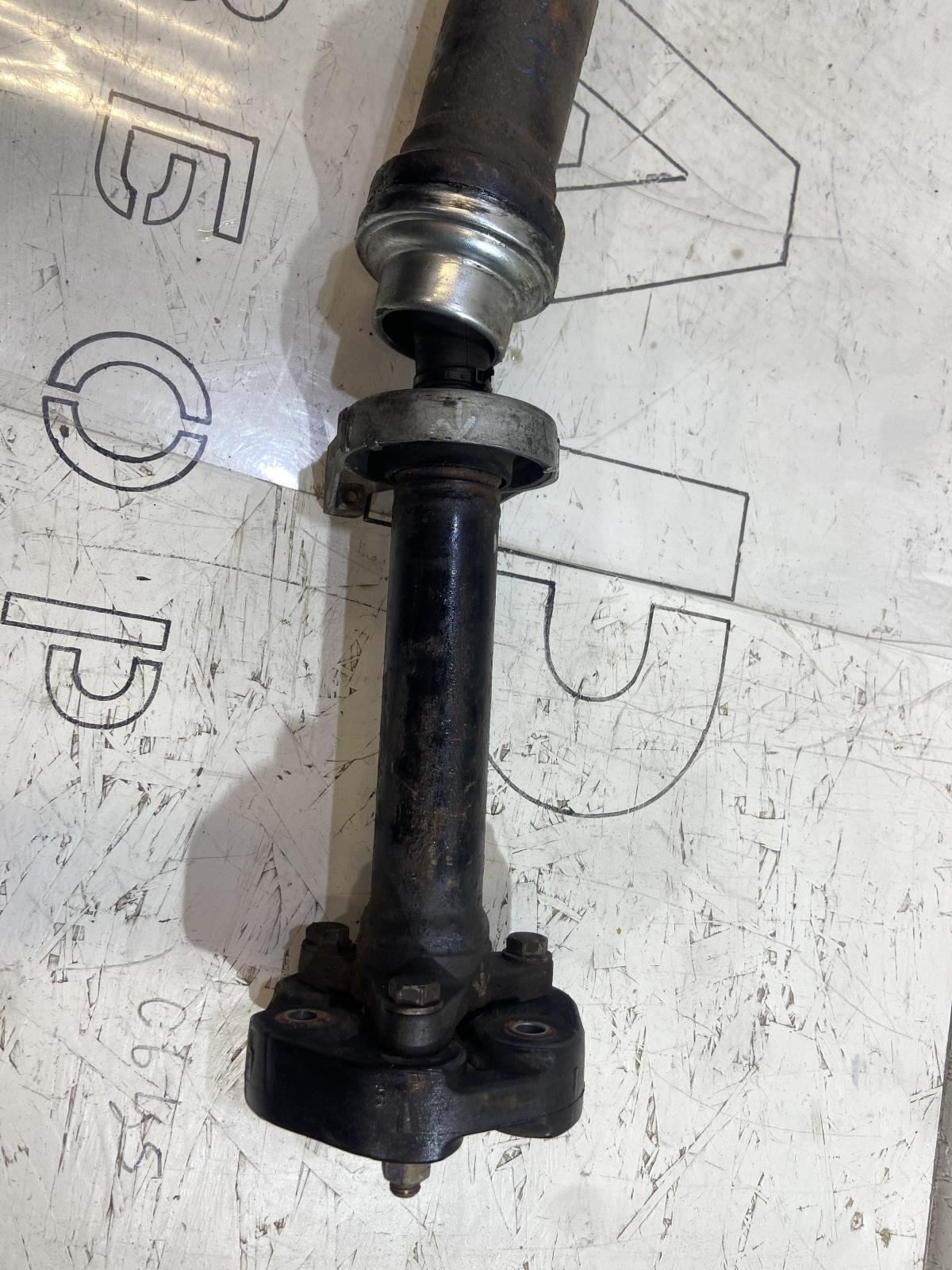 Вал привода задней оси 7L6521102D Volkswagen Touareg I