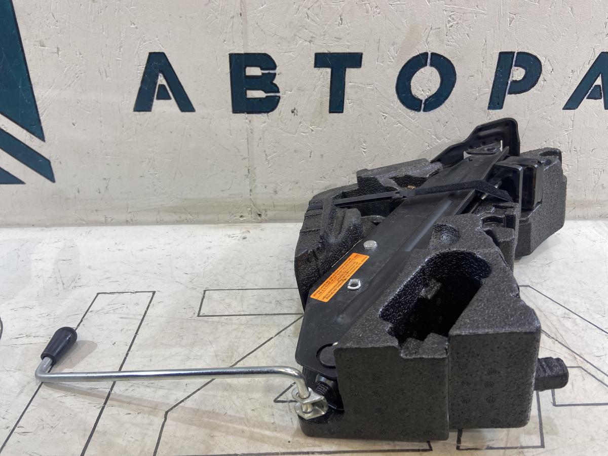 Домкрат 7L0011031B Volkswagen Touareg I