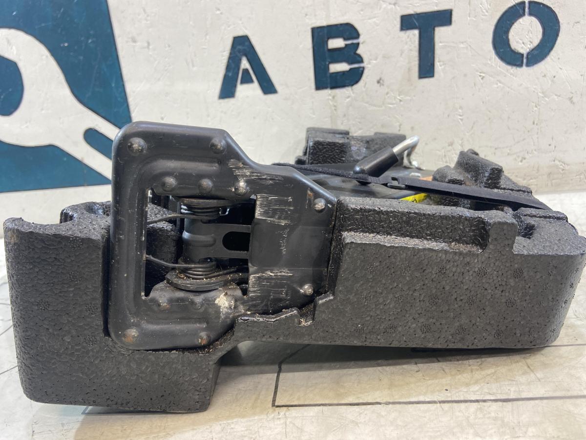 Домкрат 7L0011031B Volkswagen Touareg I