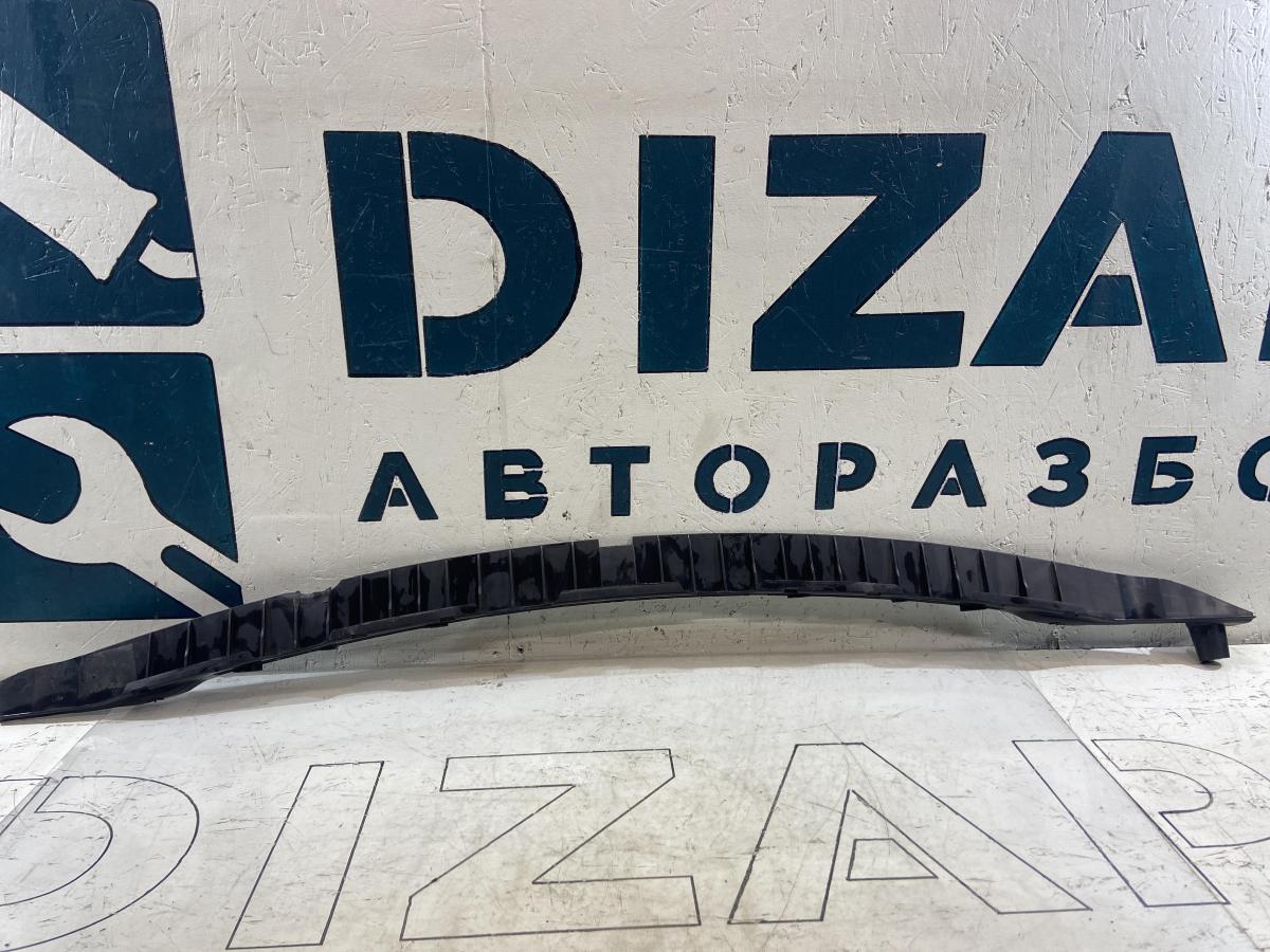 Направляющая заднего бампера 7L6807863B