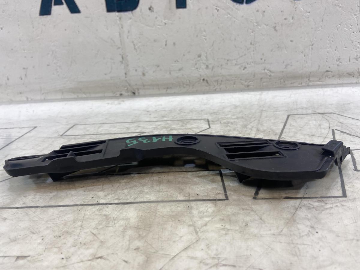 Кронштейн заднего бампера левый 7L6807393