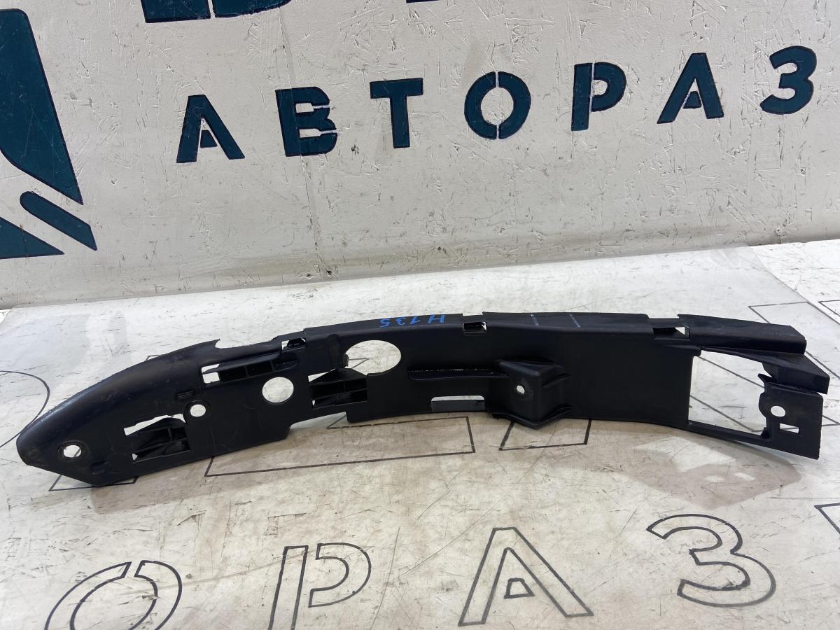 Кронштейн, направляющая переднего бампера левая 7L6807183A