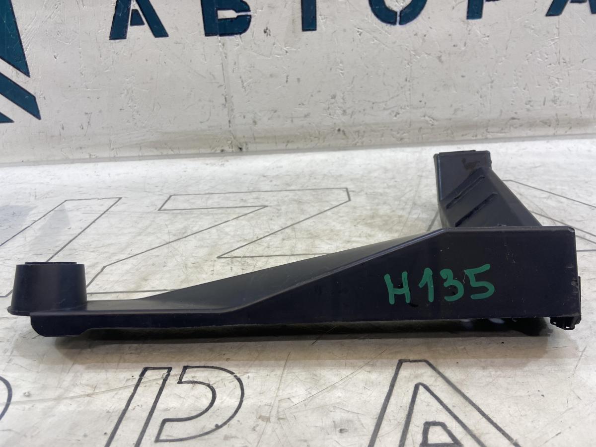 Кронштейн, направляющая заднего бампера правая 7L6807862 Volkswagen Touareg I