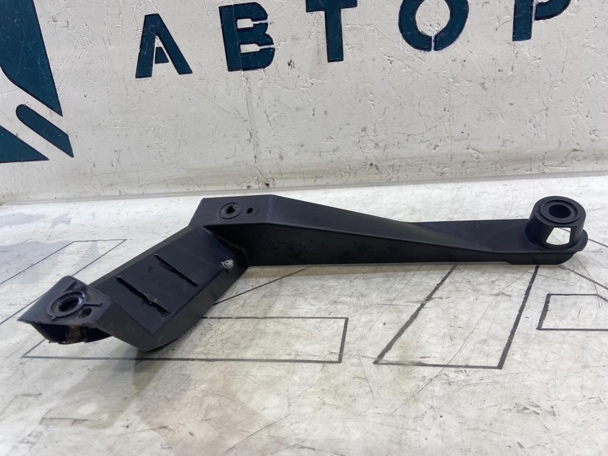 Кронштейн, направляющая заднего бампера правая 7L6807862 Volkswagen Touareg I