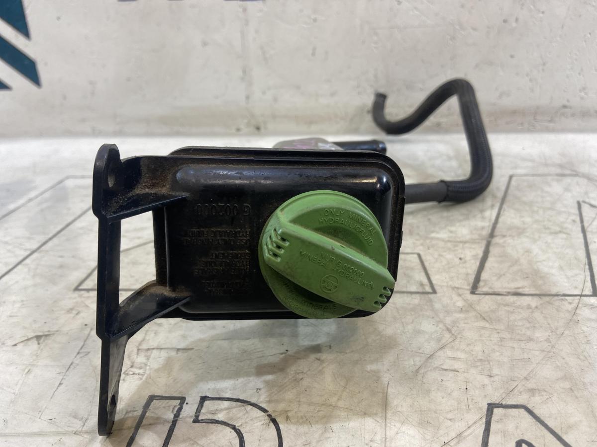 Бачок гидроусилителя 8E0422373