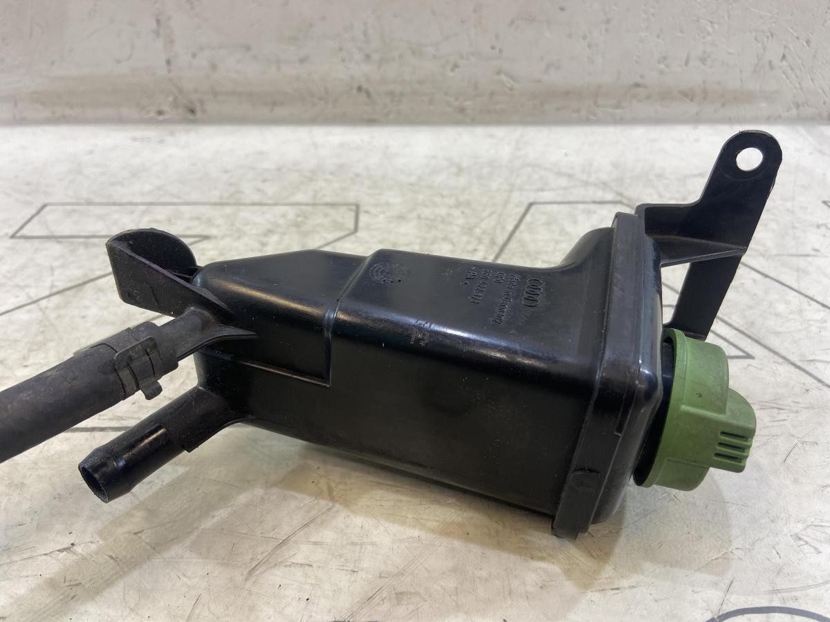 Бачок гидроусилителя 8E0422373