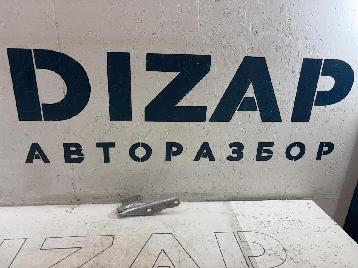 Петля капота левая 4B0823301D Audi A6 C5 / A6 C5 Allroad