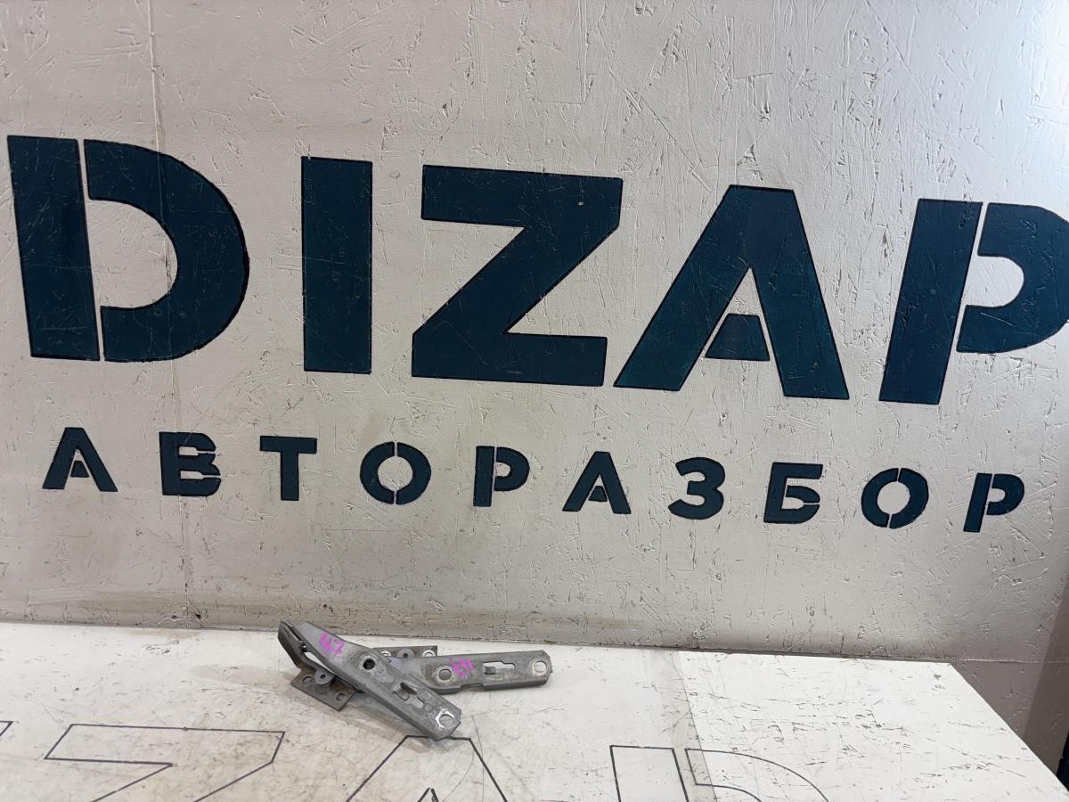 Петли капота левая правая 8E0823302E, 8E0823301E