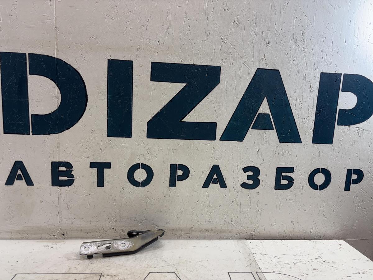 Петля капота правая 4F0823302 Audi A6 C6 / S6 C6 / RS6 C6