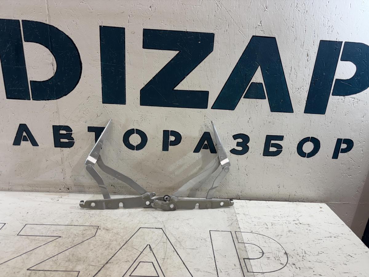 Петли крышки багажника левая правая 8E5827301C, 8E5827302C