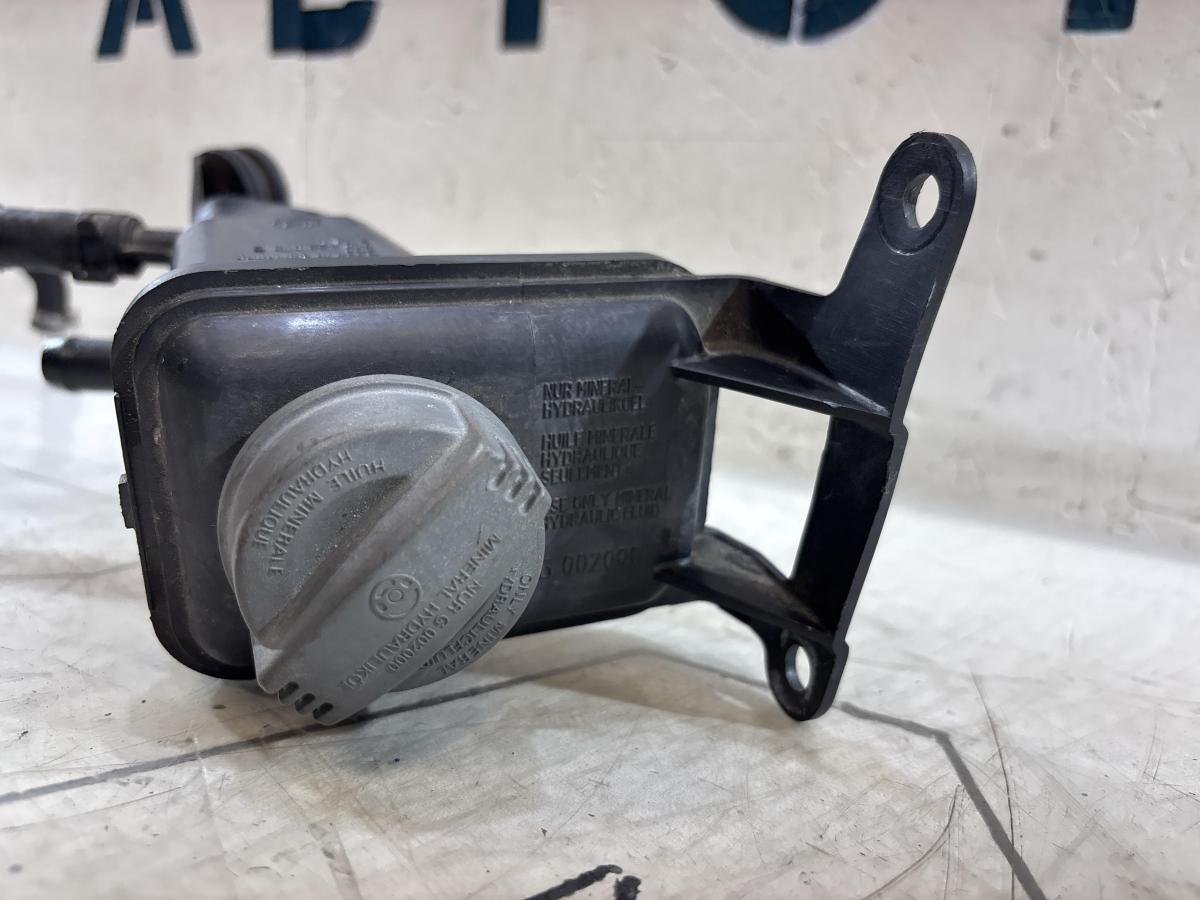 Бачок гидроусилителя 8E0422373B Audi A4 B6