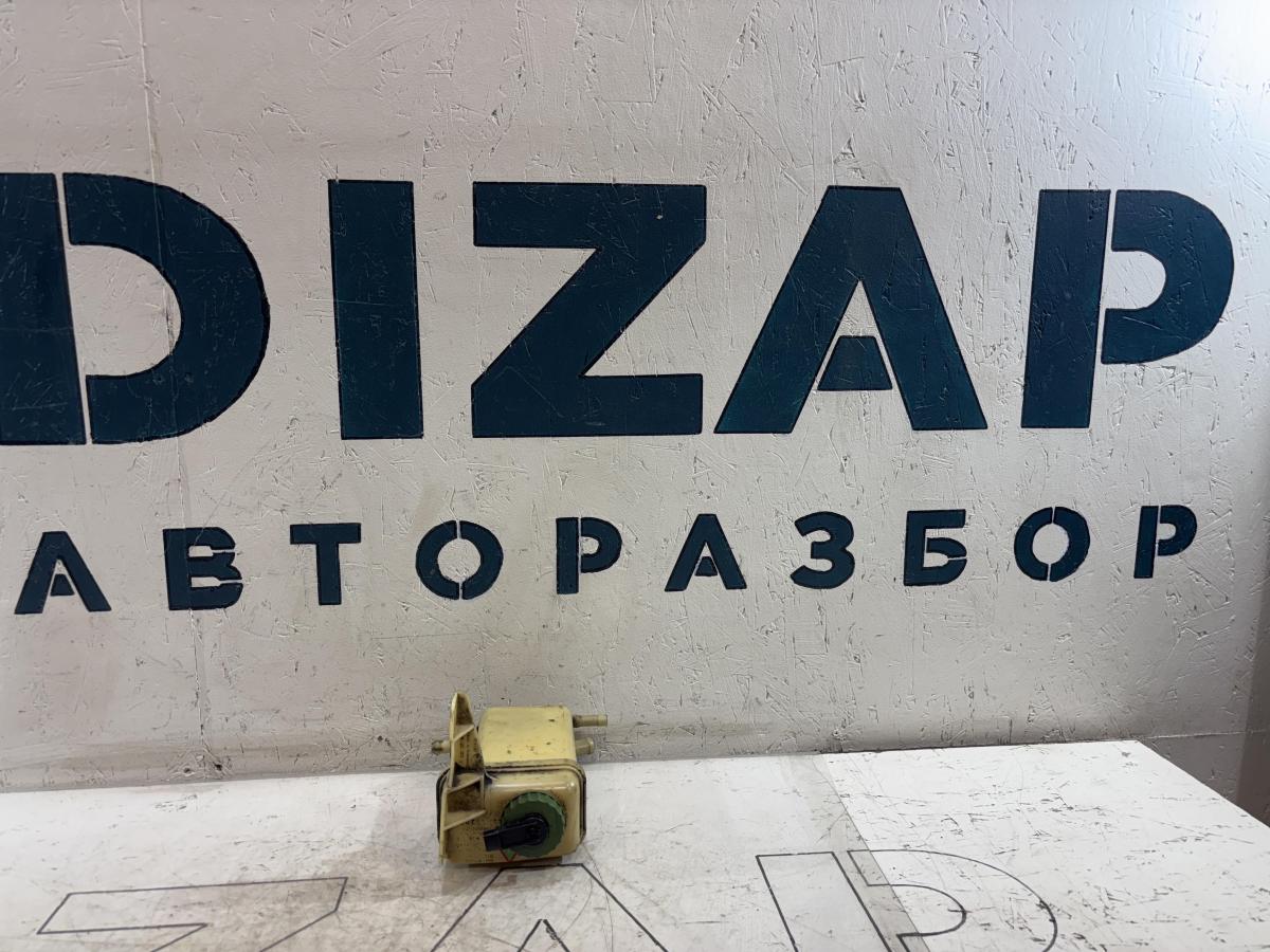 Бачок гидроусилителя руля 8A0422373A Audi 80 B4