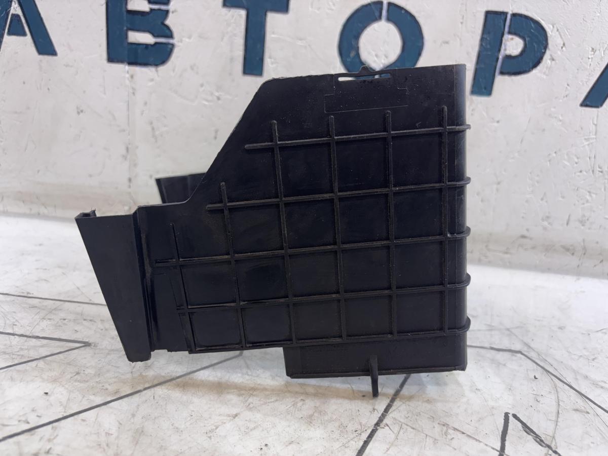 Облицовка АКБ 1K0915335C Volkswagen Jetta MK5