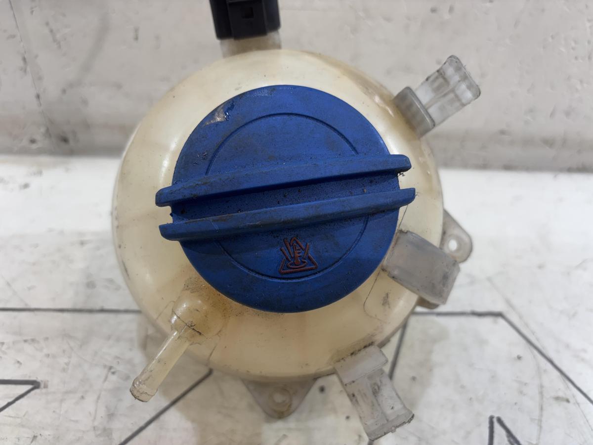 Расширительный бачок 1K0121407A Volkswagen Jetta MK5