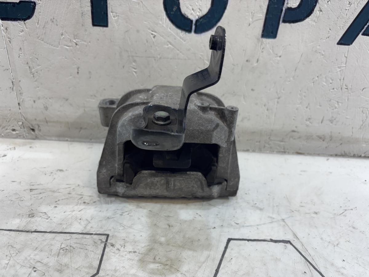 Опора двигателя 1K0199262M Volkswagen Jetta MK5