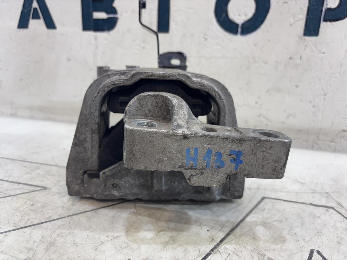 Опора двигателя 1K0199262M Volkswagen Jetta MK5