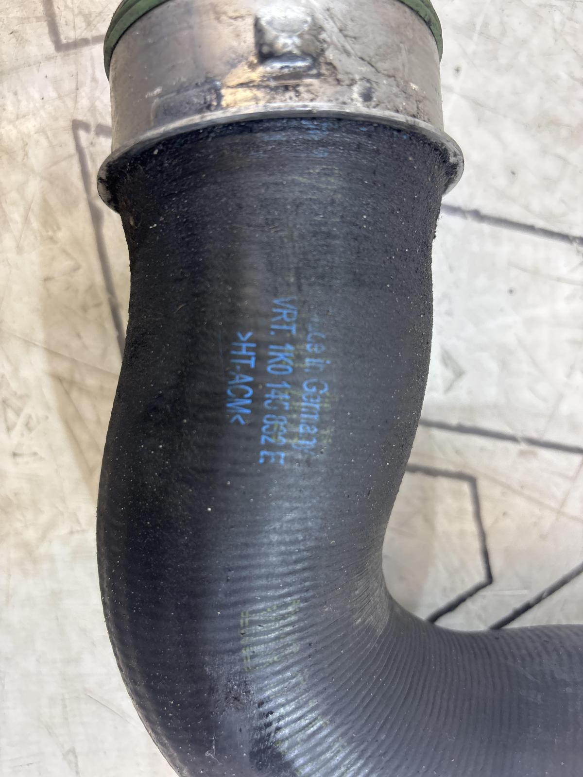 Патрубок интеркулера 1K0145832E Volkswagen Jetta MK5