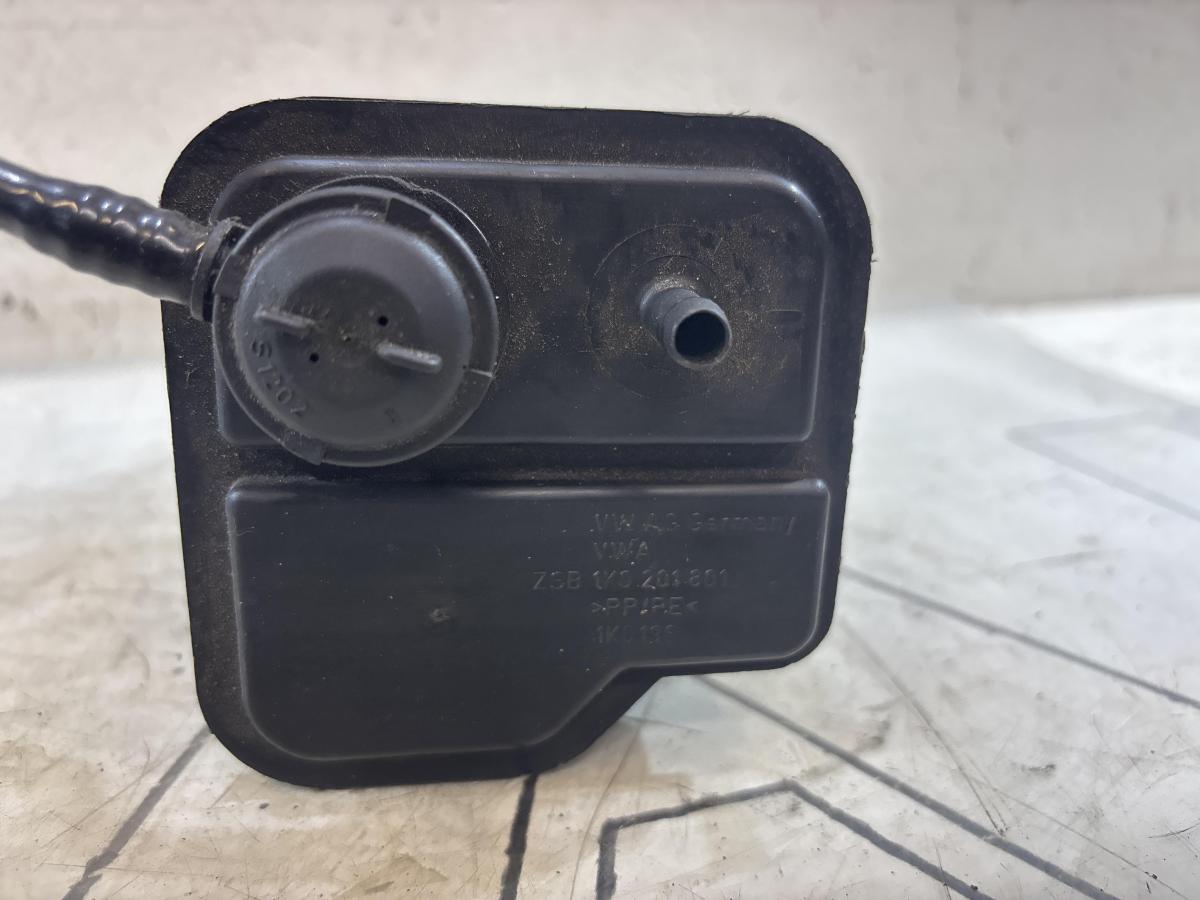 Адсорбер (фильтр угольный) 1K0201801D Volkswagen Jetta MK5