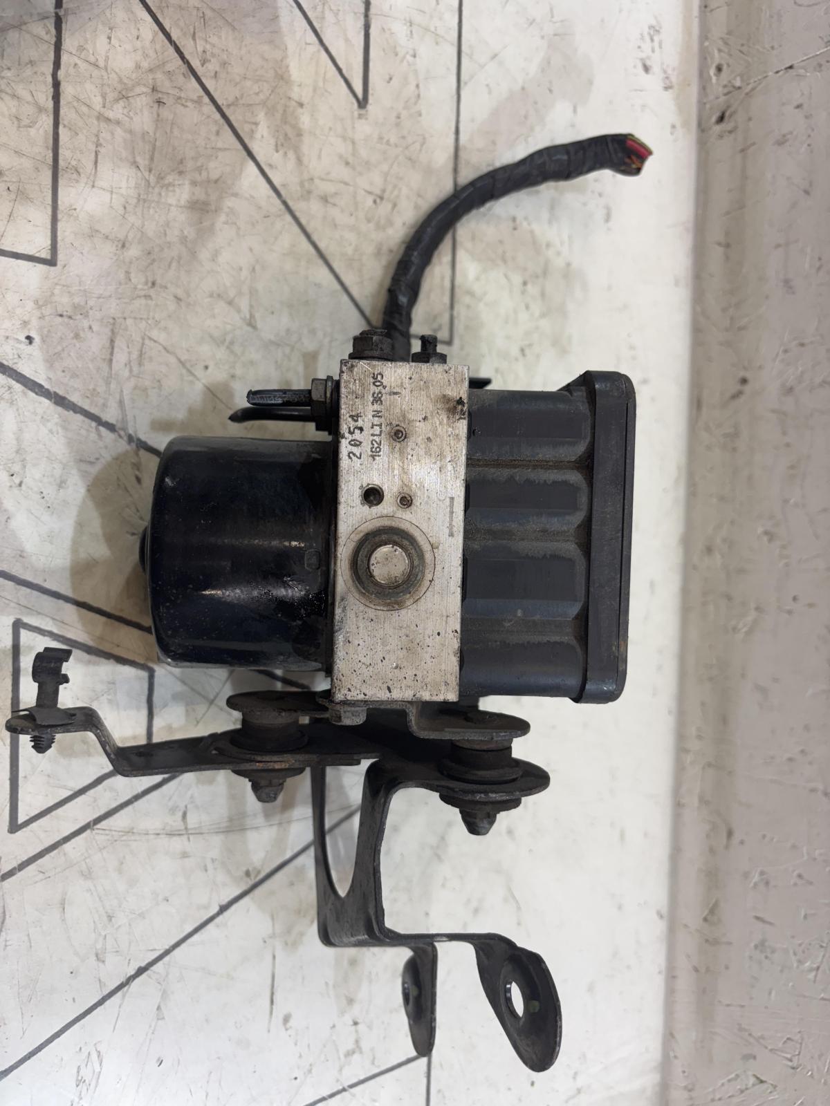 Блок управления ABS 1K0907379AA Volkswagen Jetta MK5