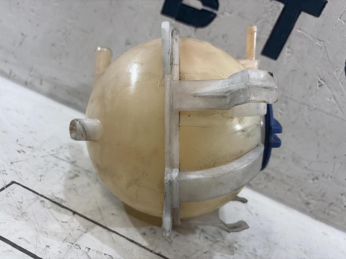 Расширительный бачок 1K0121407A Volkswagen Jetta MK5