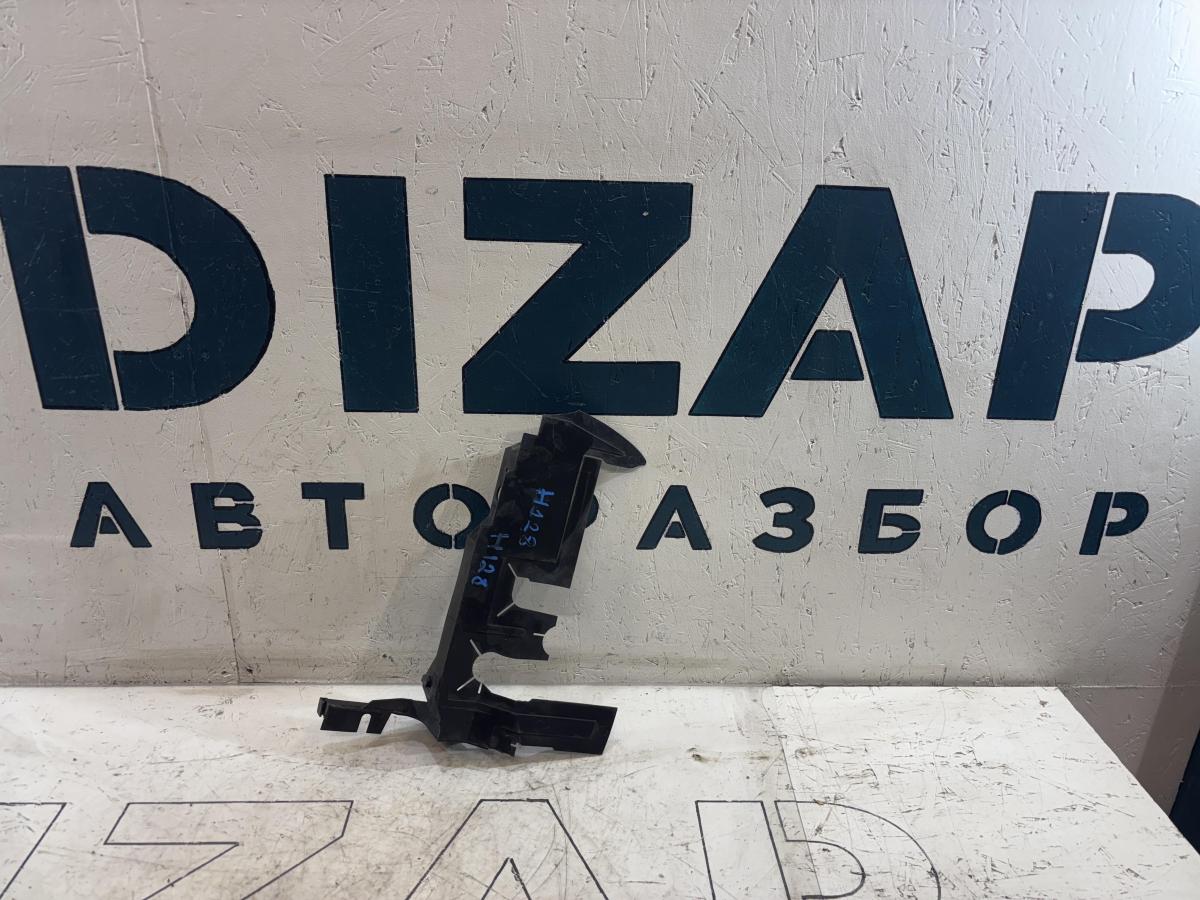 Воздуховод радиатора правый 1Z0121284B Skoda Octavia 2