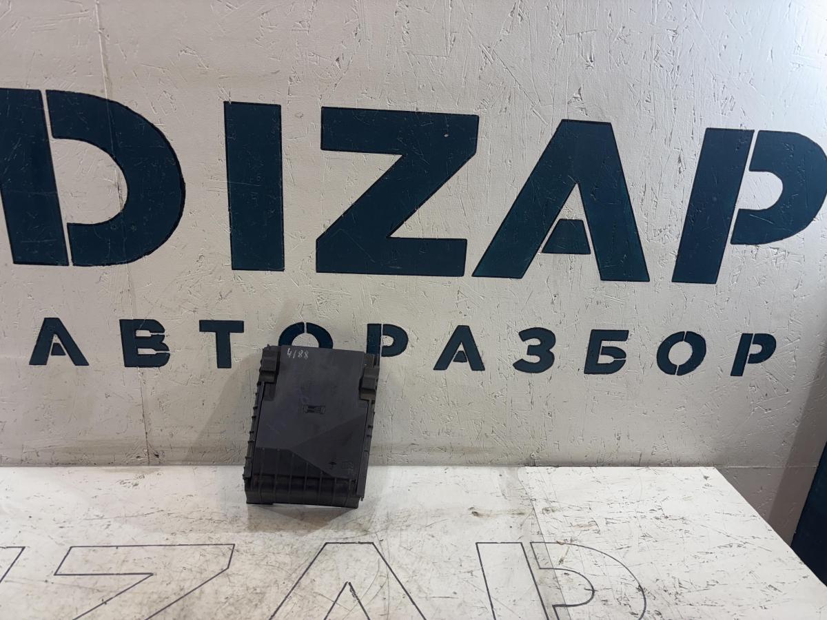Крышка блока предохранителей 1K0937132F Volkswagen Jetta MK5