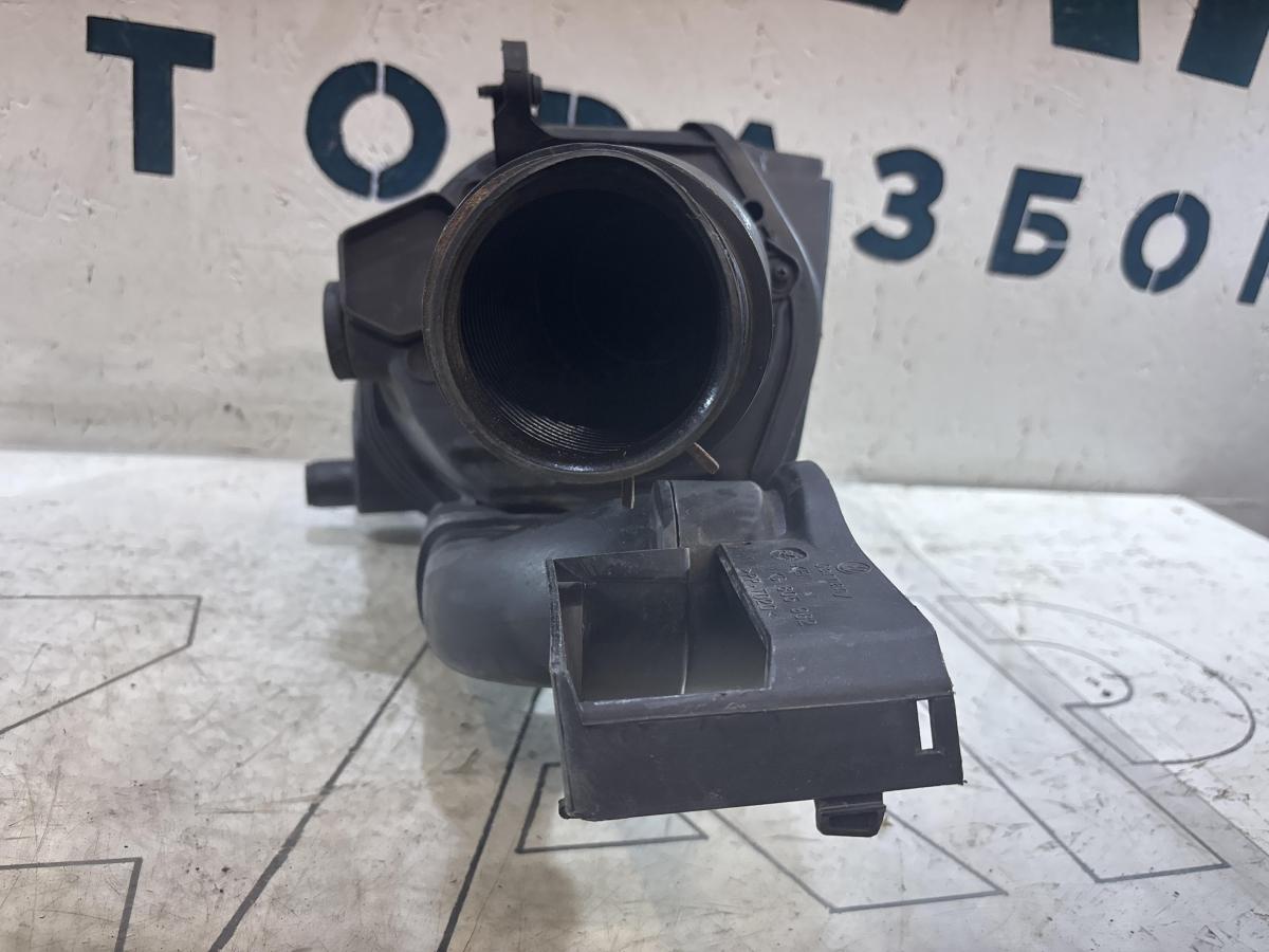 Корпус воздушного фильтра 1K0129607AL Volkswagen Jetta MK5