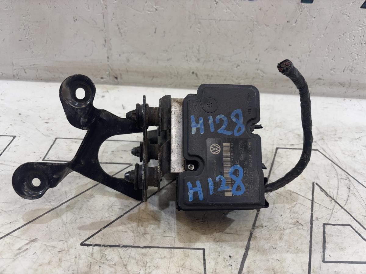 Блок управления ABS 1K0907379AK Volkswagen Jetta MK5