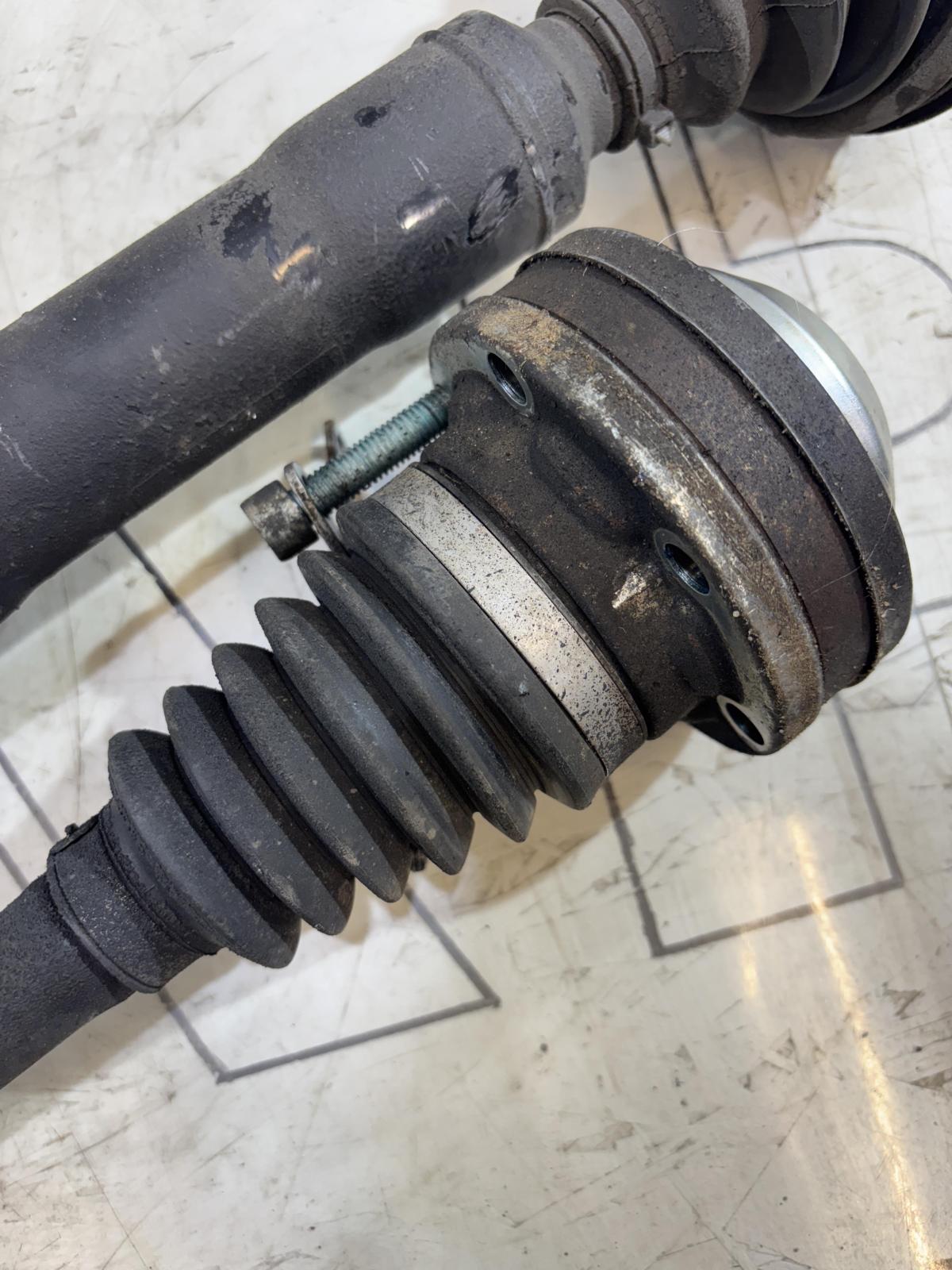 Приводы передние 1K0407271EE Skoda Octavia RS II