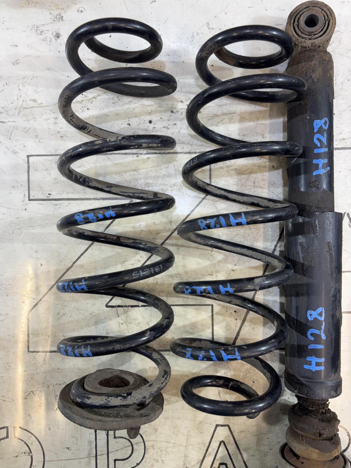 Амортизаторы с пружинами 1K0413031BE Skoda Octavia II рест