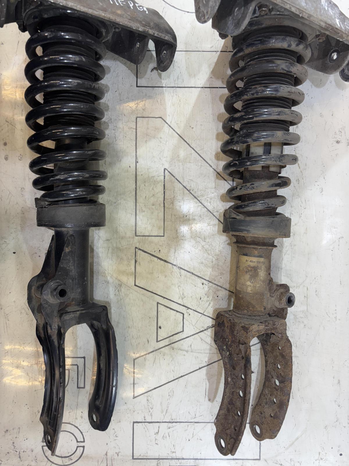 Амортизаторы с пружинами передние 7L6413031L