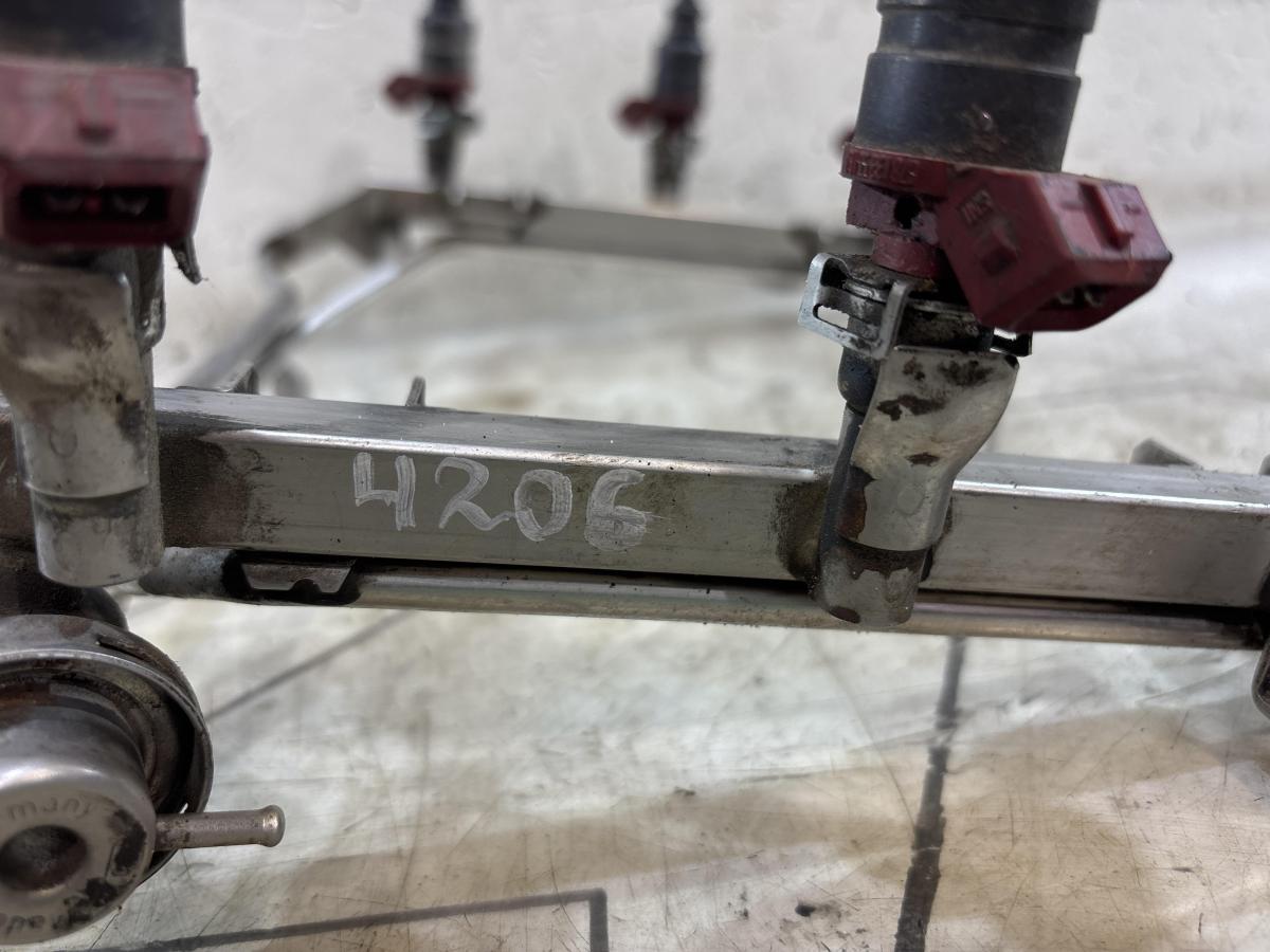 Топливная рампа 078133681R 