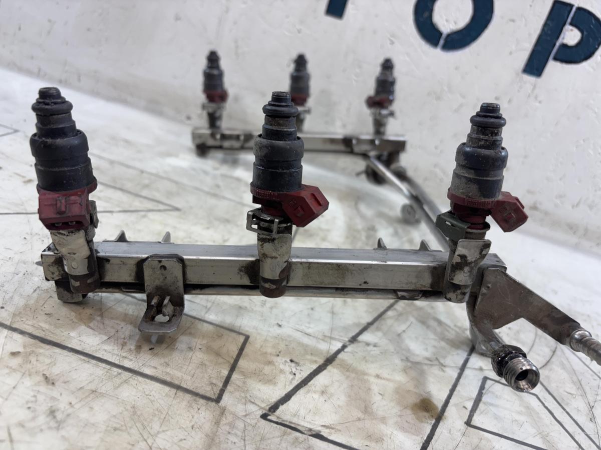 Топливная рампа 078133681R 