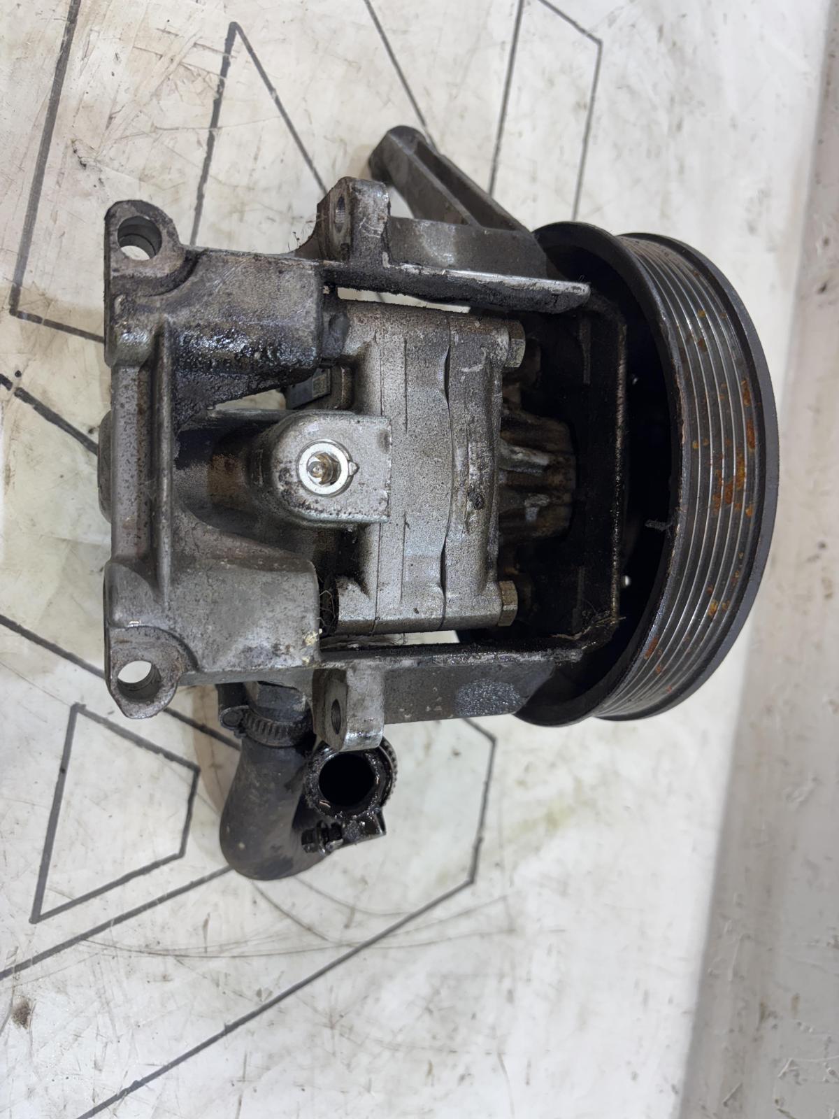 Насос гидроусилителя руля 048145155F 