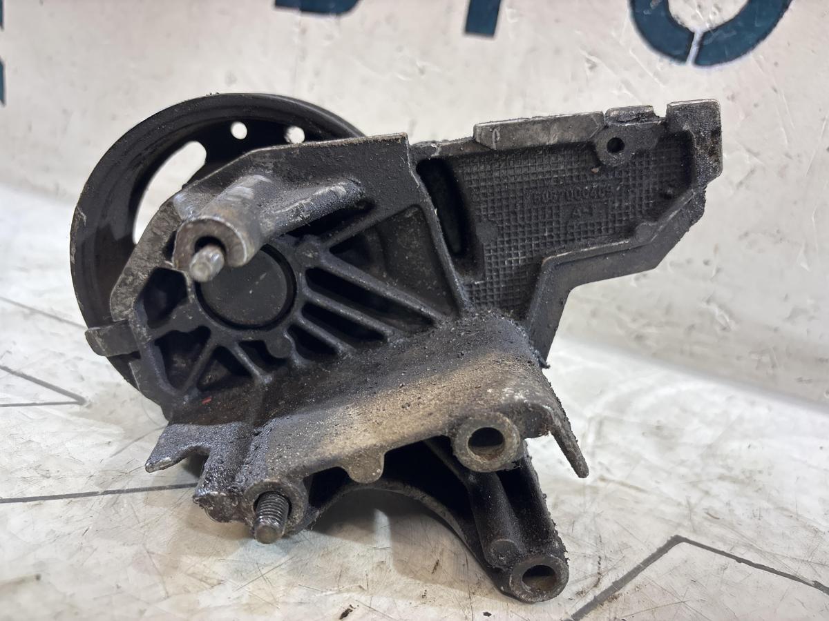 Кронштейн вискомуфты 078121235F 