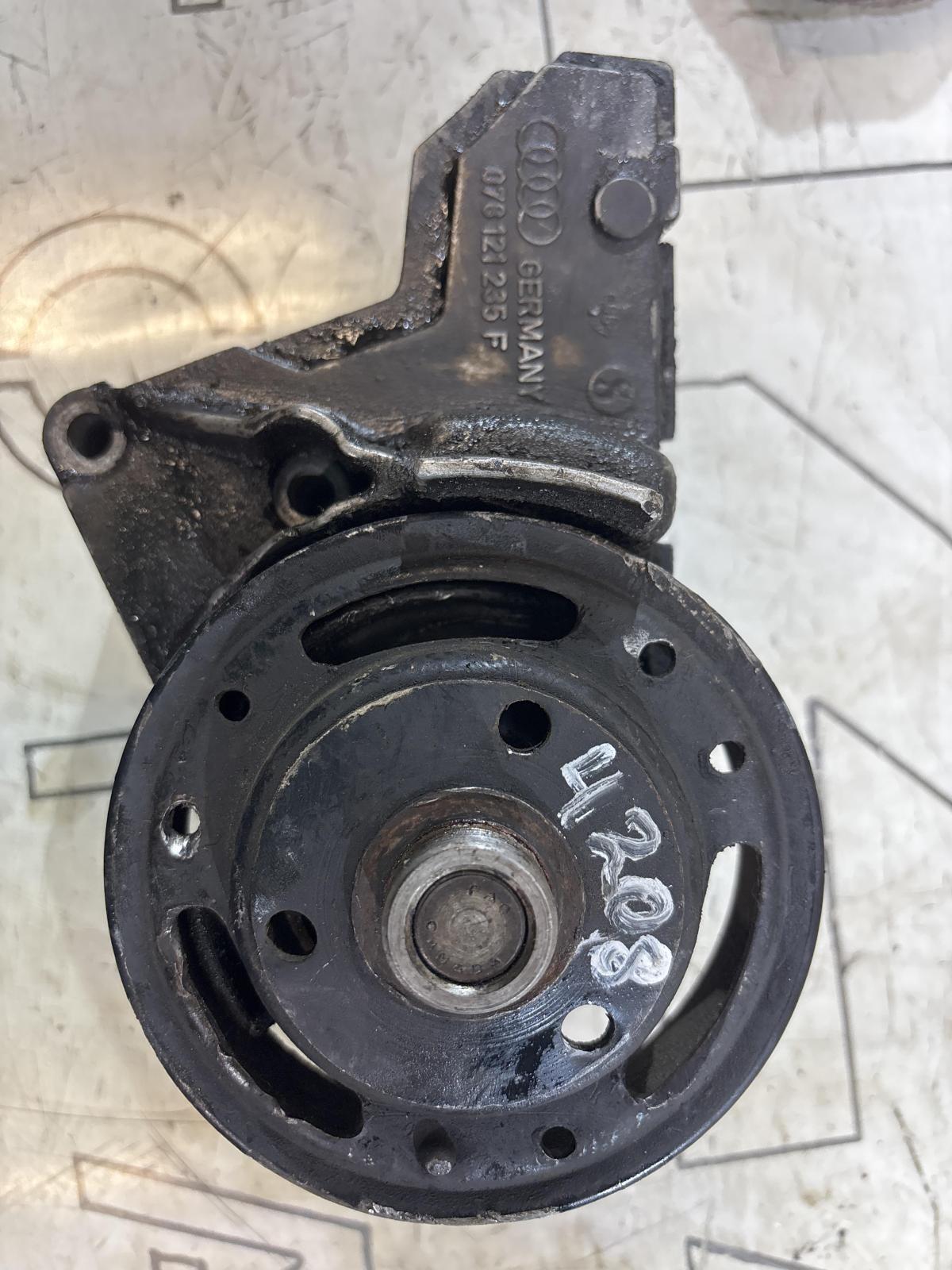 Кронштейн вискомуфты 078121235F 