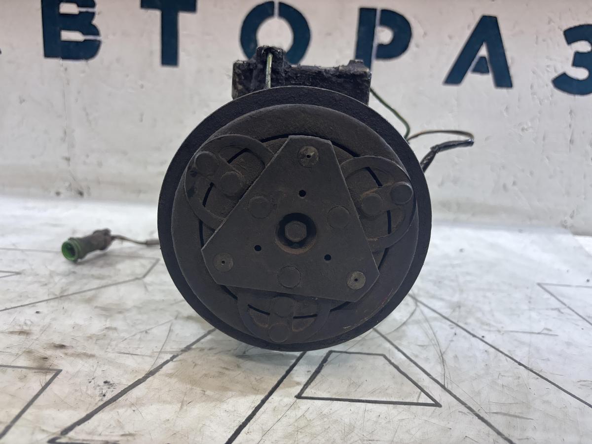 Компрессор климатич. установкис электромагнитной муфтой 4A0260805AD Audi A6 C4