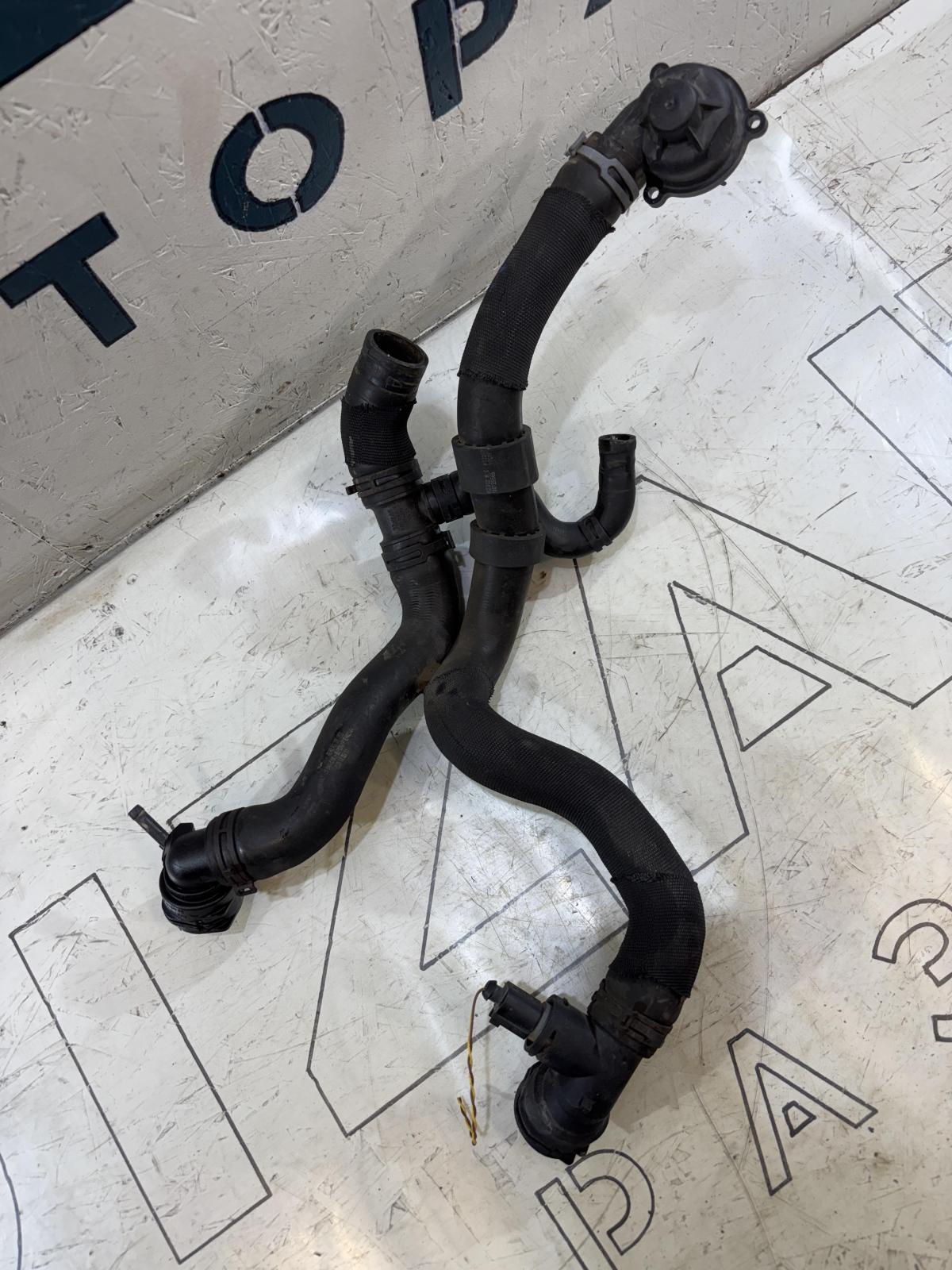 Патрубок радиатора 1K0121049DM Skoda Octavia II рест