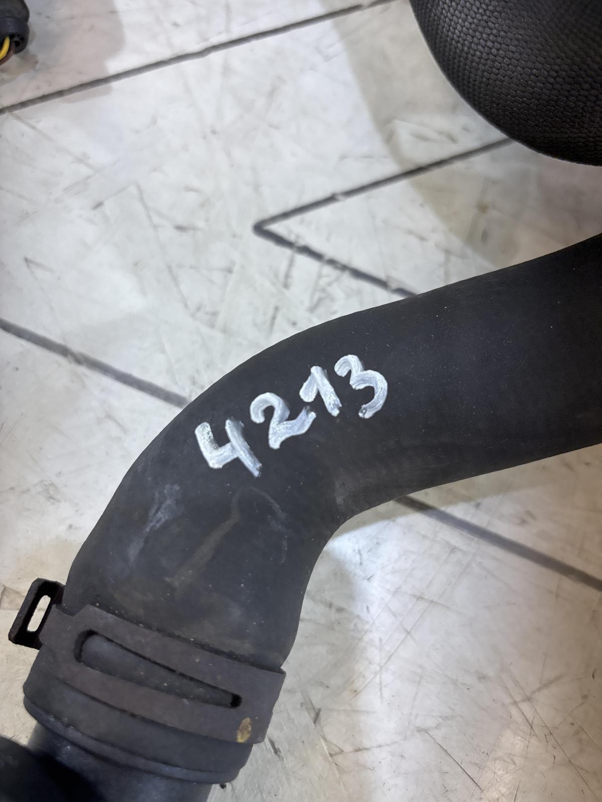 Патрубок радиатора 1K0121049DM Skoda Octavia II рест