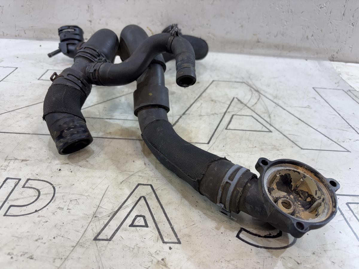 Патрубок радиатора 1K0121049DM Skoda Octavia II рест