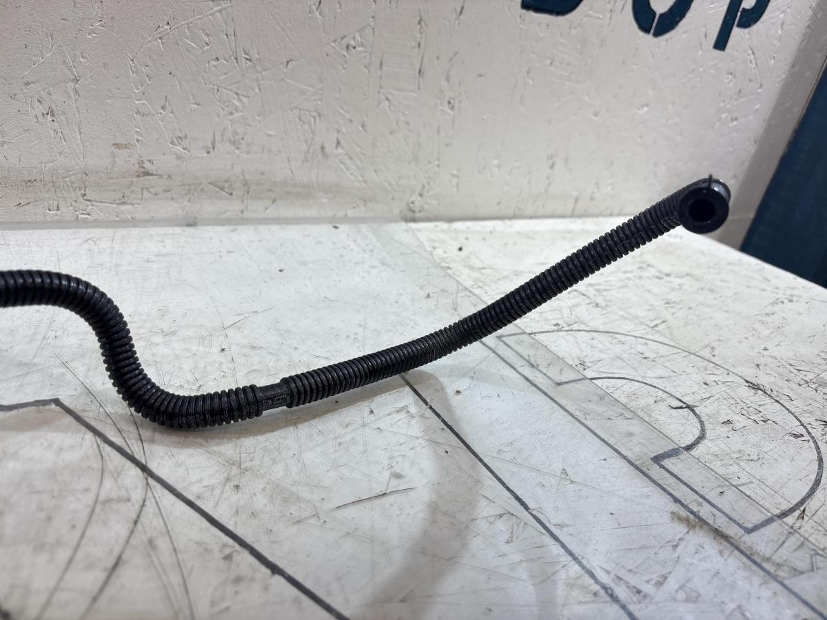 Трубка масляного радиатора 03C103493AM 