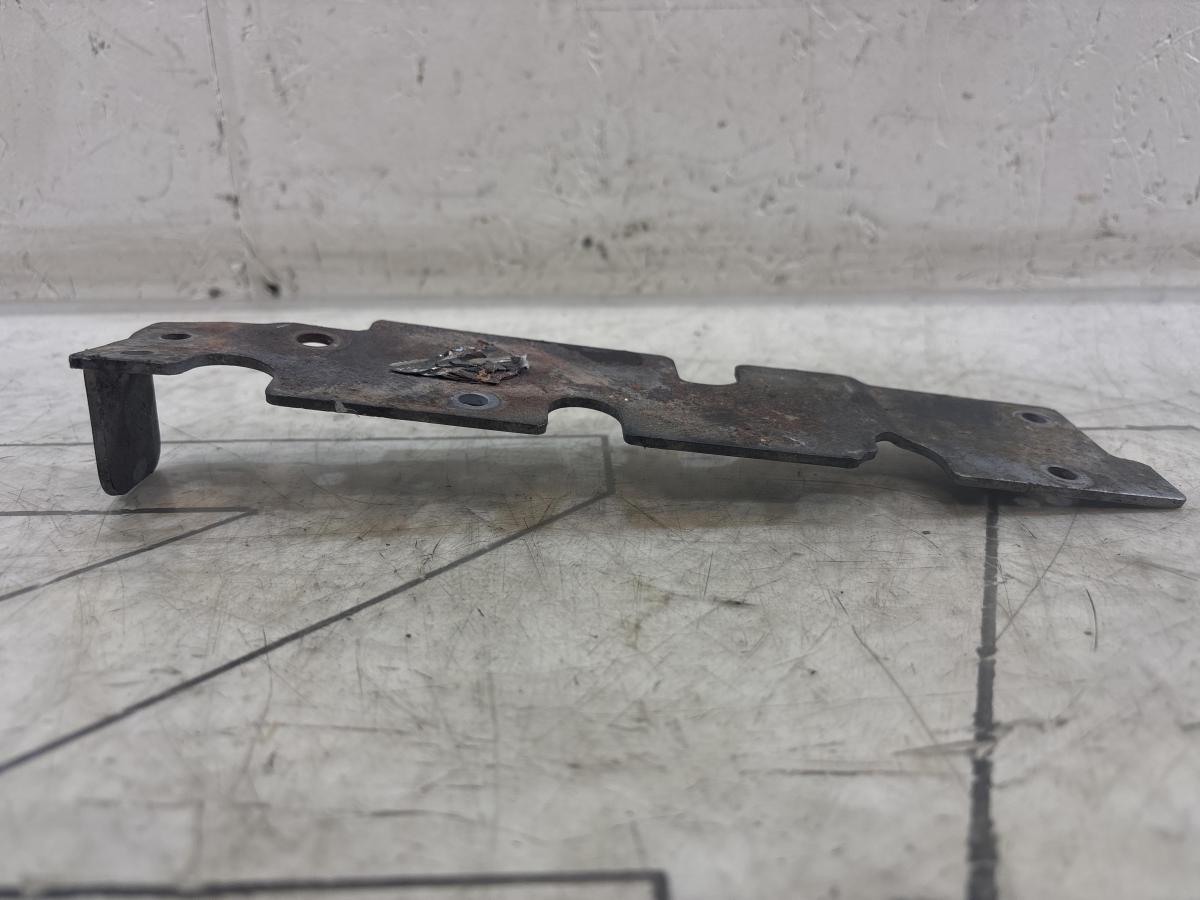 Кронштейн турбокомпрессора 03C253197N Skoda Octavia II рест