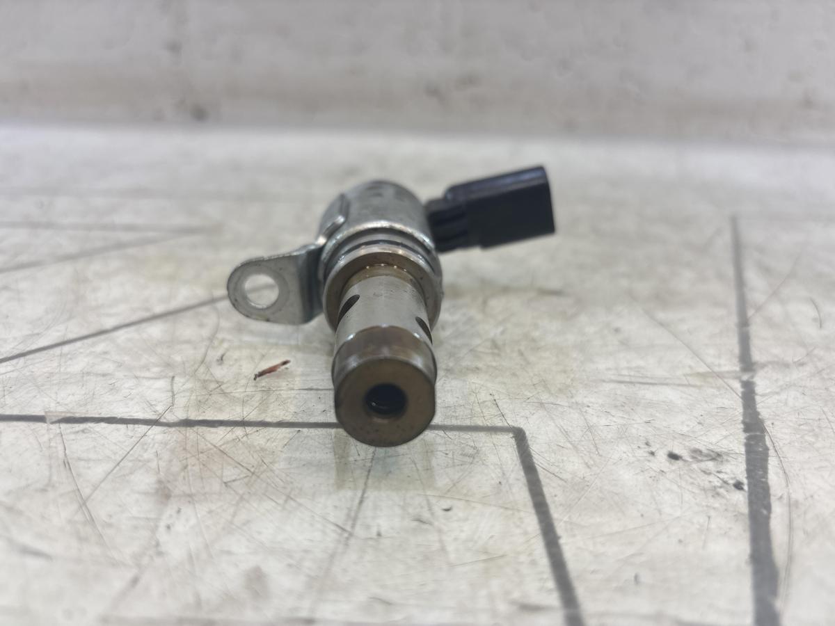 Клапан фазорегулятора 03C906455A Skoda Octavia II рест