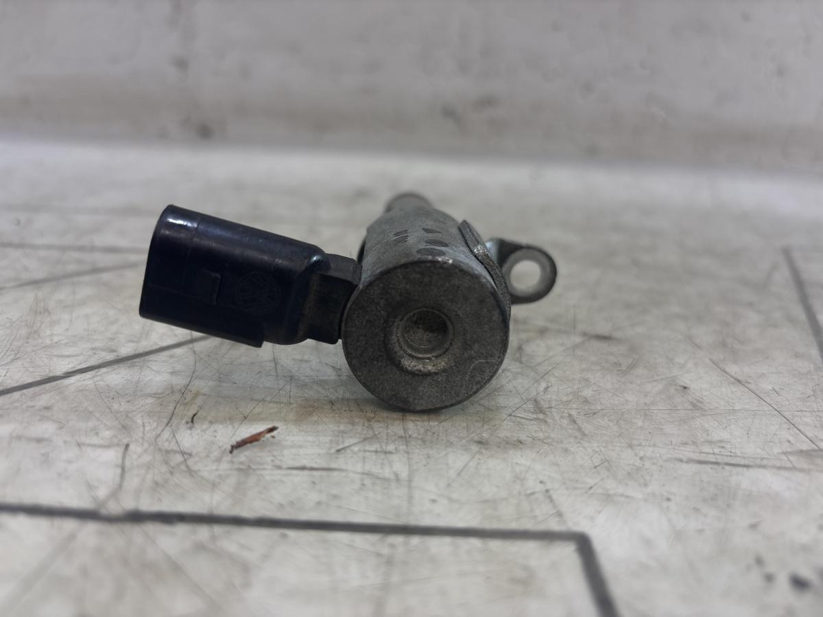 Клапан фазорегулятора 03C906455A Skoda Octavia II рест