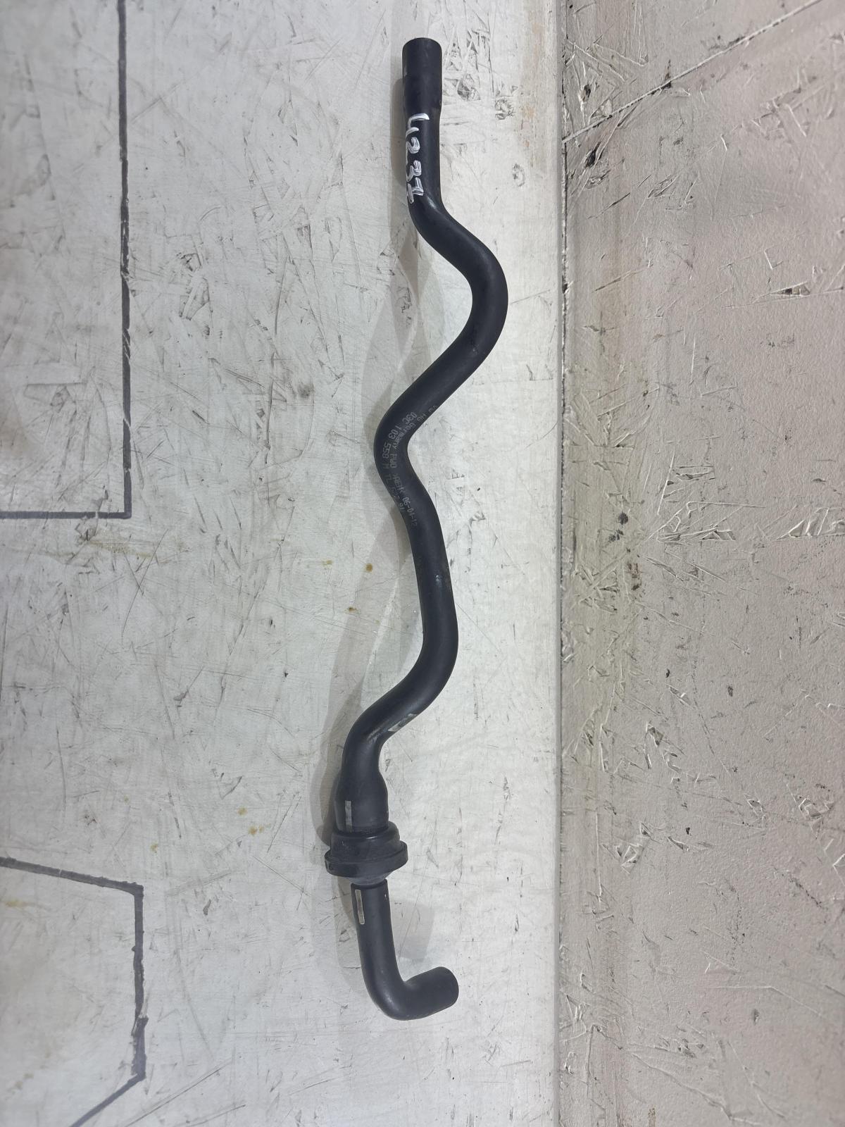 Патрубок вентиляции картерных газов 03C103558M Skoda Octavia II рест